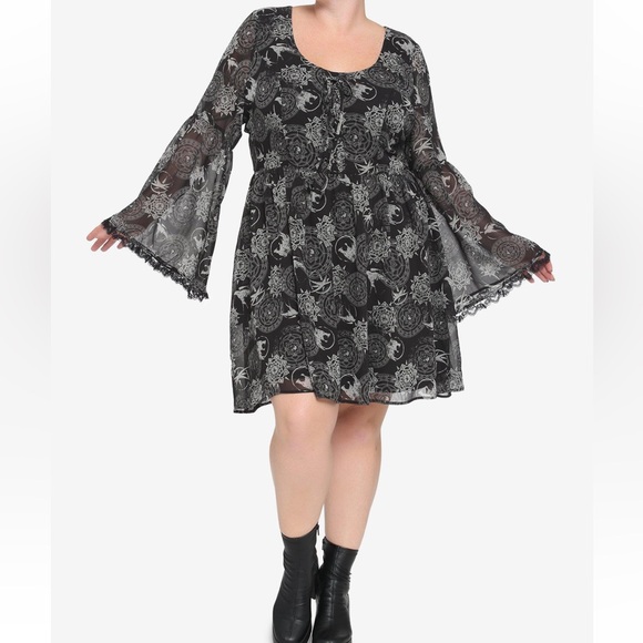 The Witcher Yennefer Symbols Bell Sleeve
Dress Plus Size - Picture 2 of 5